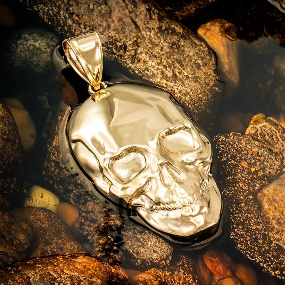 LA BLINGZ Mens Polished Skull Pendant in 10K Yellow Gold